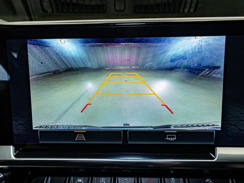 Used 2024 GMC Sierra 1500 SLT w/ SLT Premium Package image 23