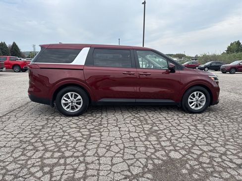 Used 2024 Kia Carnival LX FWD image 19
