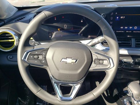 New 2026 Chevrolet Trax LT w/ Sunroof Package image 11