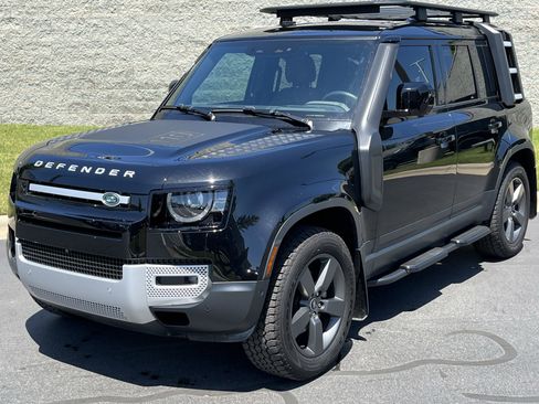 Used 2025 Land Rover Defender 110 S AWD/4WD image 2