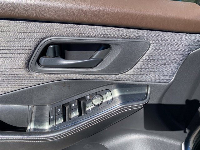 Used 2021 Nissan Rogue S FWD image 13