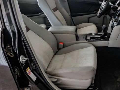 Used 2012 Toyota Camry LE image 28