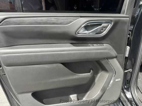 Used 2023 GMC Yukon XL SLT w/ SLT Premium Package RWD image 21