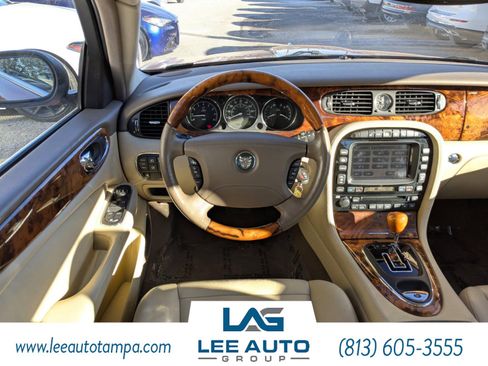 Used 2005 Jaguar XJ8 image 15