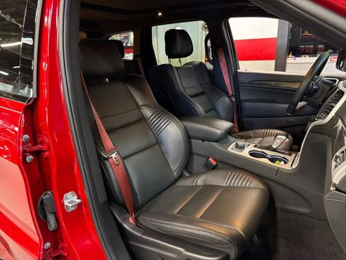 Used 2018 Jeep Grand Cherokee Trackhawk AWD/4WD image 22