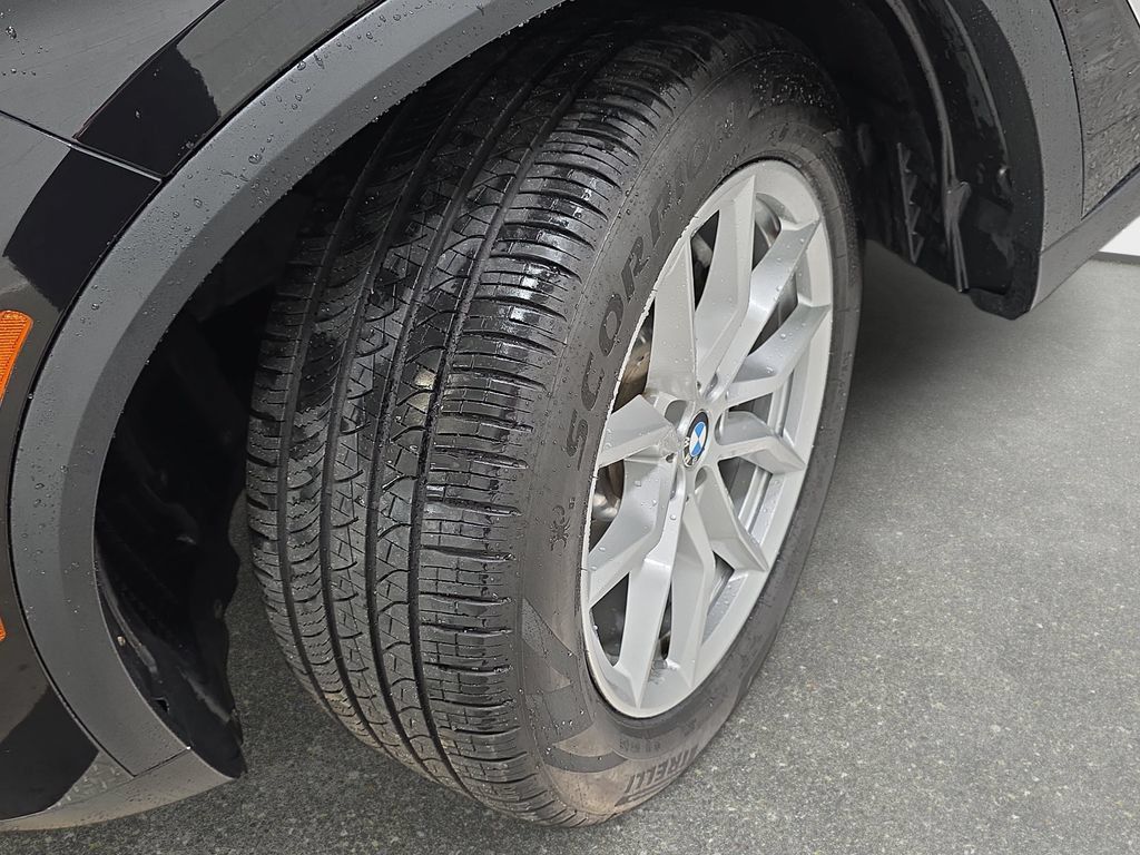 Used 2019 BMW X5 xDrive40i w/ Premium Package AWD/4WD image 27