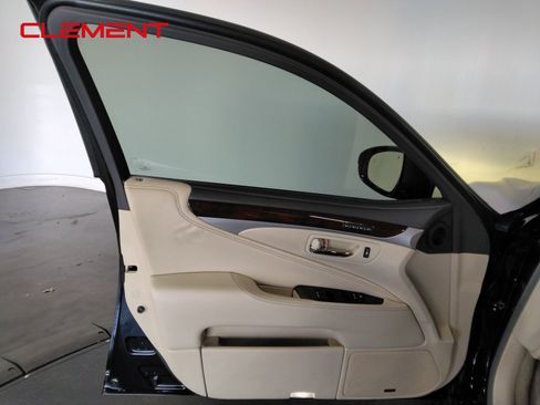 Used 2017 Lexus LS 460 w/ Comfort Package image 33