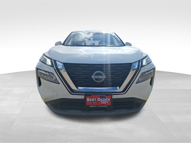 Used 2022 Nissan Rogue SV FWD image 2