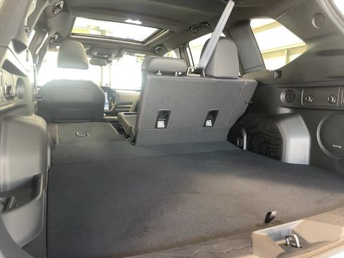 Used 2025 Subaru Forester Touring AWD/4WD image 28