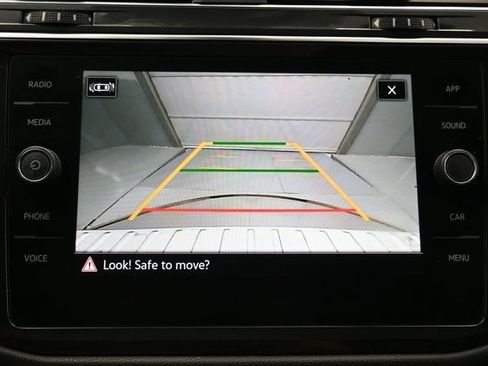 Used 2022 Volkswagen Tiguan SE AWD/4WD image 21