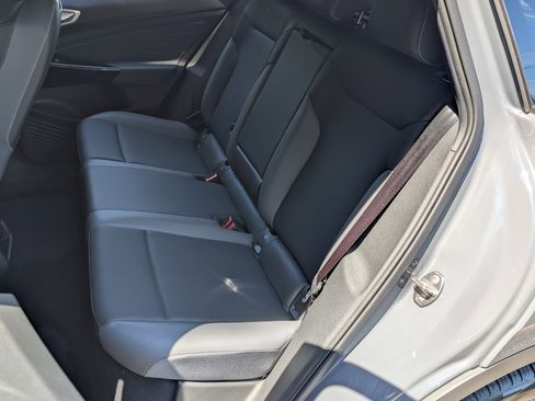 Used 2023 Volkswagen ID.4 Pro S Plus RWD image 18