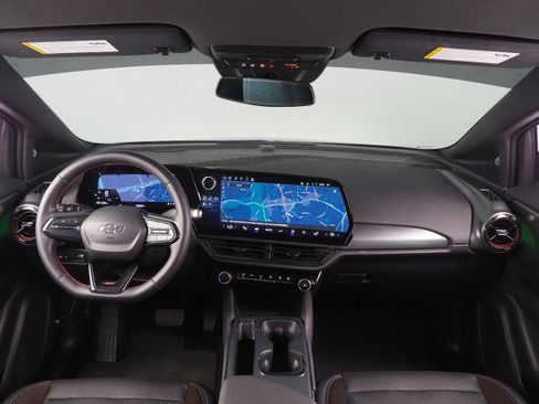 Used 2024 Chevrolet Equinox EV RS image 3