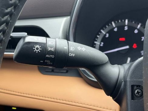 Used 2021 Toyota Highlander Platinum AWD/4WD image 32