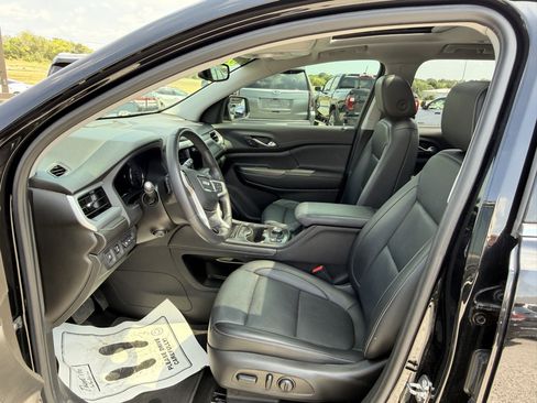Used 2021 GMC Acadia SLT w/ Technology Package FWD image 10
