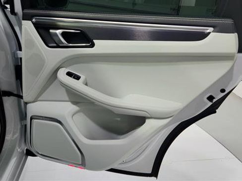 Used 2023 Porsche Macan GTS image 31