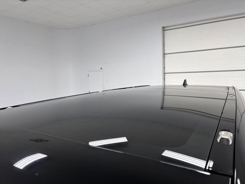 Used 2022 Rivian R1S Launch Edition image 13