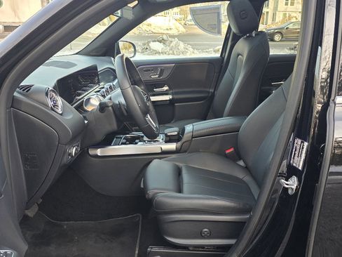 Used 2022 Mercedes-Benz GLB 250 w/ Premium Package Lite image 33