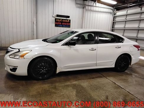 Used 2013 Nissan Altima 2.5 S FWD image 5
