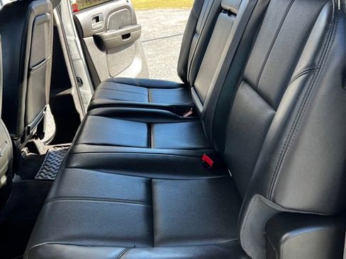 Used 2014 Chevrolet Silverado 2500 LTZ w/ LTZ Plus Package image 12