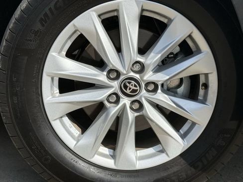 Used 2026 Toyota Corolla Cross LE w/ Moonroof Package FWD image 10