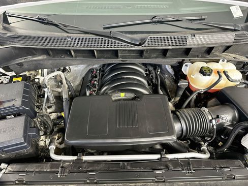 Used 2025 Chevrolet Silverado 1500 LT AWD/4WD image 31