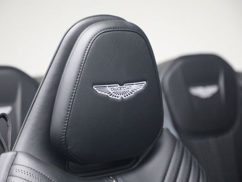 Used 2019 Aston Martin DB11 Volante RWD image 34