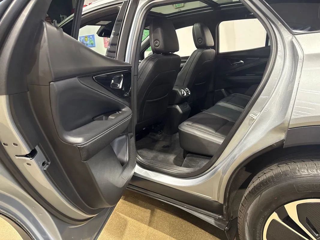 Used 2024 Chevrolet Blazer EV LT AWD/4WD image 99