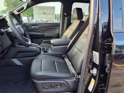 New 2025 Chevrolet Colorado LT w/ LT Convenience Package image 10