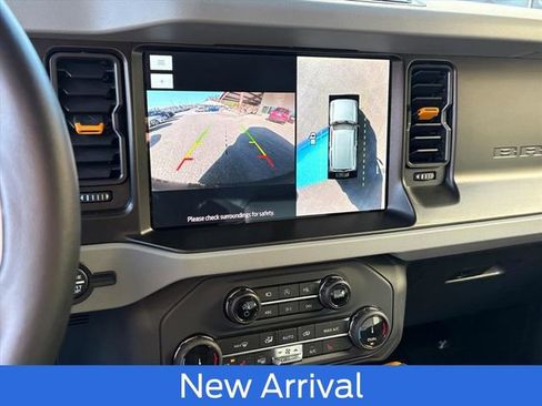 Used 2022 Ford Bronco Badlands image 9