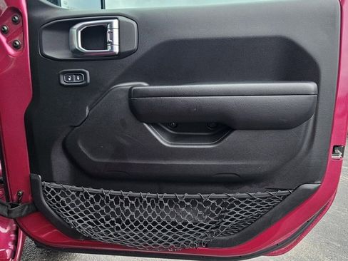 Used 2021 Jeep Wrangler Unlimited Rubicon image 13