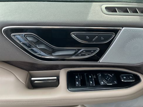 Used 2023 Lincoln Navigator Reserve image 30