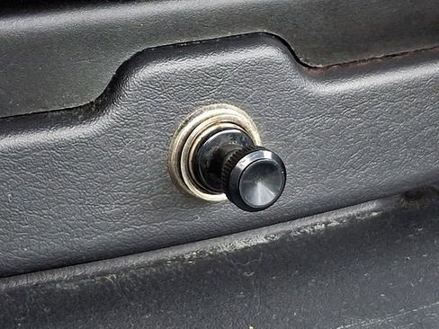Used 2005 Chrysler Sebring GTC FWD image 14