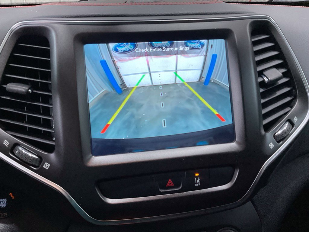 Used 2022 Jeep Cherokee Trailhawk w/ Sun, Sound & Nav Group AWD/4WD image 19