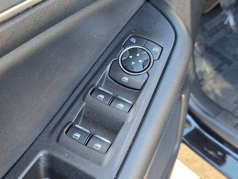 Used 2023 Ford Edge SEL image 21