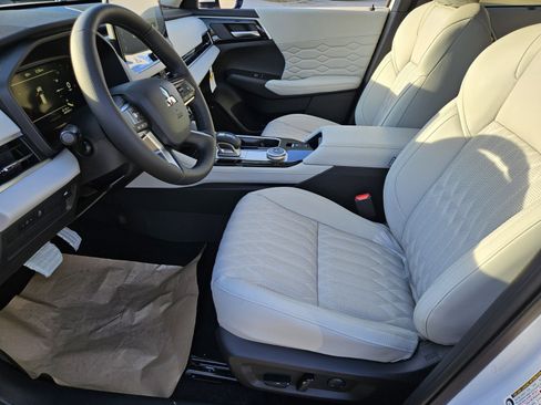 New 2026 Mitsubishi Outlander SEL image 7