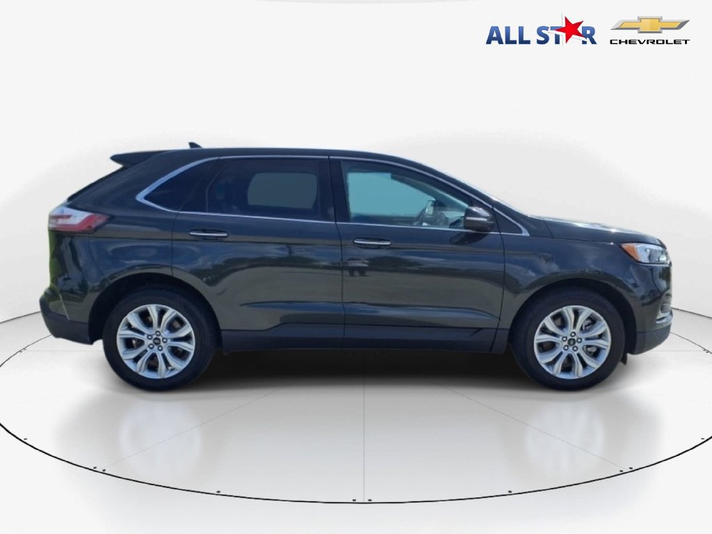 Used 2023 Ford Edge Titanium AWD/4WD image 2
