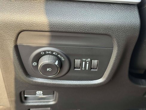 Used 2026 Jeep Grand Cherokee Limited w/ Limited Altitude Package AWD/4WD image 19