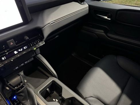 Certified 2025 Toyota Land Cruiser Base image 23