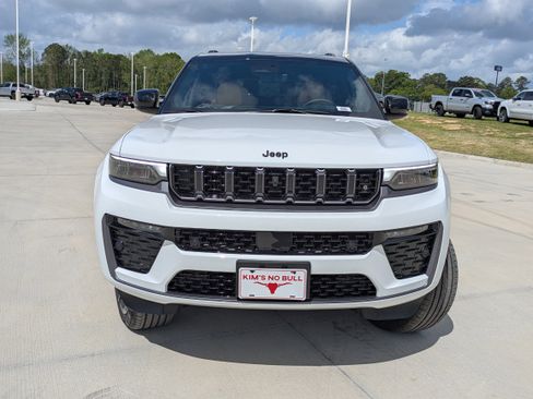 New 2026 Jeep Grand Cherokee L Summit AWD/4WD image 2