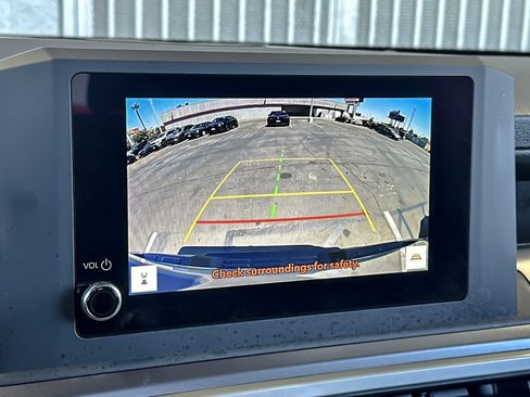 Certified 2025 Toyota Tacoma TRD Off-Road AWD/4WD image 17