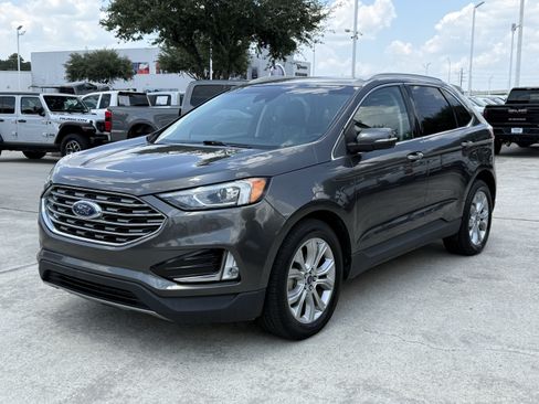 Used 2019 Ford Edge Titanium FWD image 12
