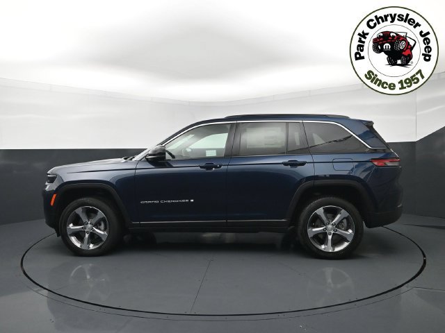 New 2026 Jeep Grand Cherokee Limited w/ Trailer Tow Package AWD/4WD image 3