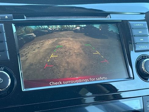 Used 2019 Nissan Rogue SV image 29