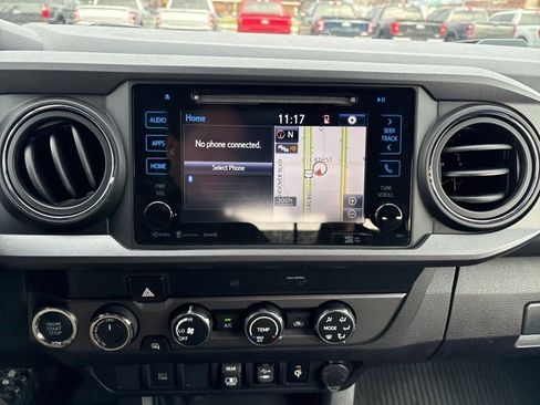 Used 2019 Toyota Tacoma TRD Off-Road image 24