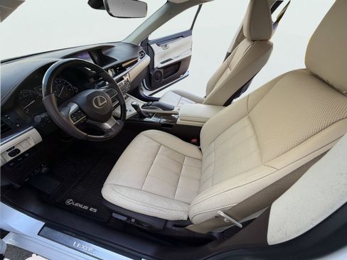 Used 2017 Lexus ES 350 w/ Luxury Package image 13