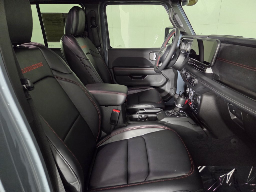 Used 2024 Jeep Wrangler Unlimited Rubicon AWD/4WD image 32