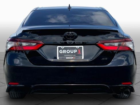 Used 2021 Toyota Camry SE FWD image 5