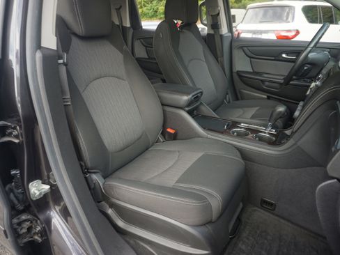 Used 2016 Chevrolet Traverse LT w/ Style and Technology Package image 21