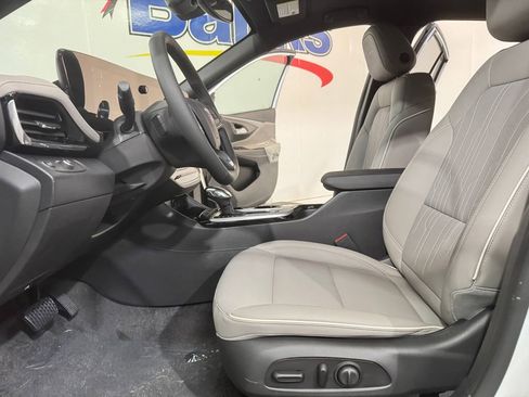 New 2026 Buick Envista Avenir image 9