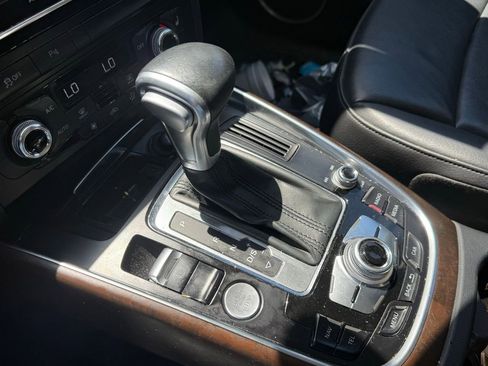 Used 2023 Volkswagen Tiguan SE R-Line FWD image 17